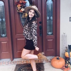 Meet your Posher, Emily